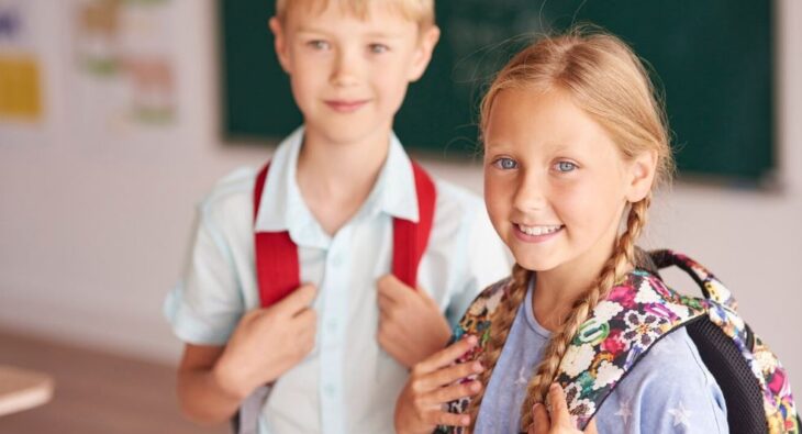 Jak wybrać podręcznik dla swojego pierwszoklasisty? Wspieraj rozwój Twojego dziecka już od pierwszych dni w szkole!